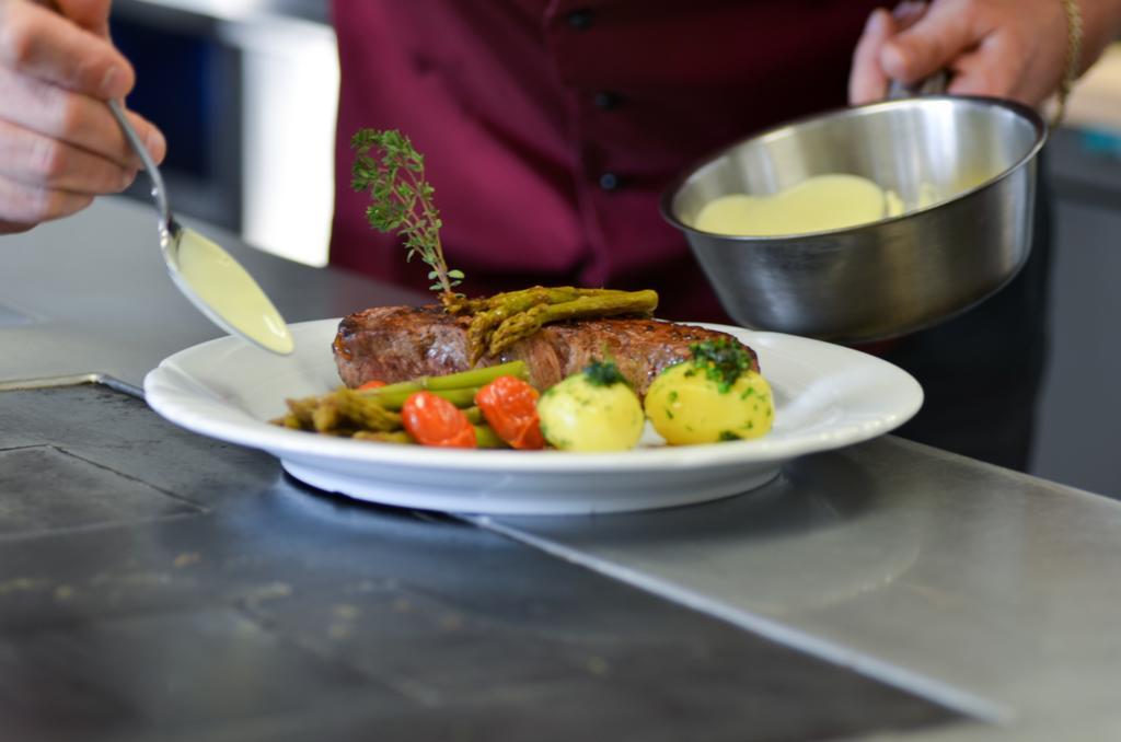 Hotel Restaurant Ferienwohnungen Alpenhof Übersee Extérieur photo